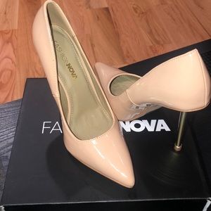 Size 7 Nude Pumps
